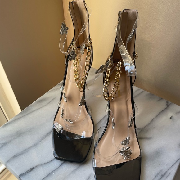 Black & Silver butterfly sandal with gold ankle chain. Stylish & sexy. NWOT - Picture 11 of 14